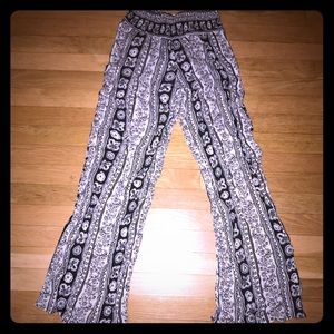 Lowest price available! Wide leg floral pants!